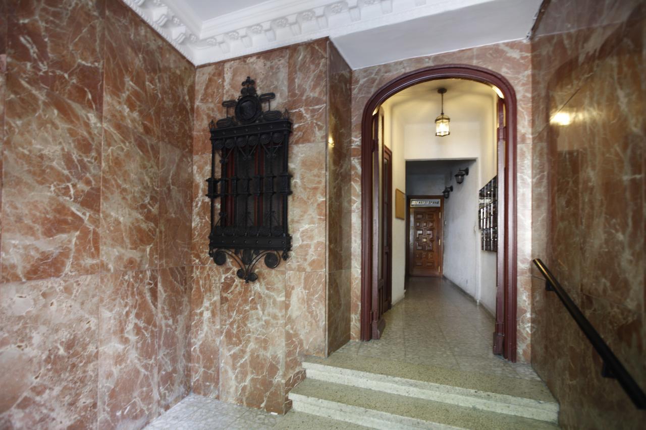 Latina Plaza Apartment Madrid Exterior photo
